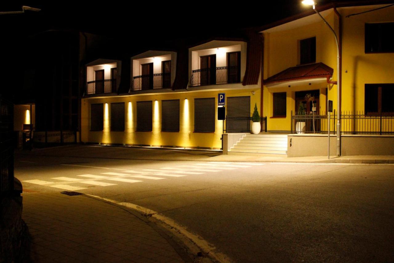 Apartman Richelieu Bardejov Exteriör bild